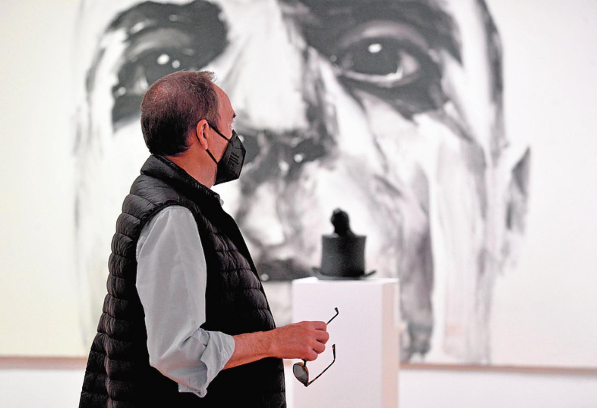 Obras de Santiago Ydáñez y Bebe Bergado, en el Almudí. 