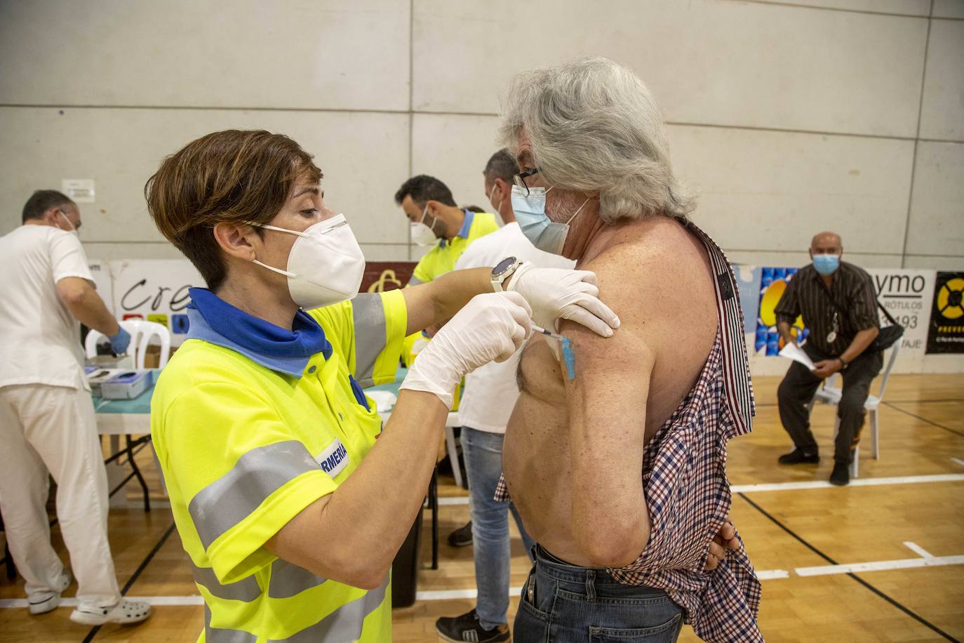 Fotos: Primeras vacunas con el vial de Janssen en la Región