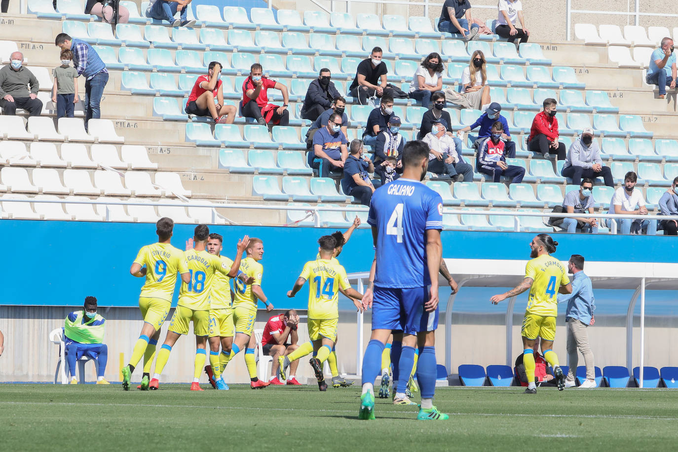 Fotos: Justo reparto de puntos para el Lorca en un partido de trámite