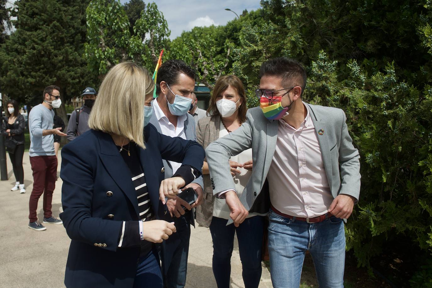 Fotos: La bandera tricolor llega a Murcia como símbolo de lucha de los derechos trans