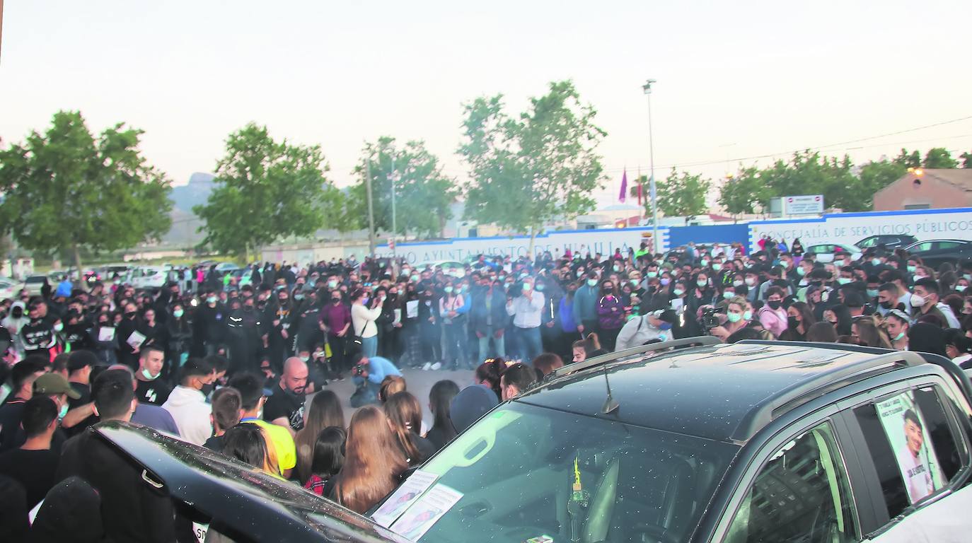 Fotos: Concentración en Jumilla de los amigos de Kevin para rendirle homenaje