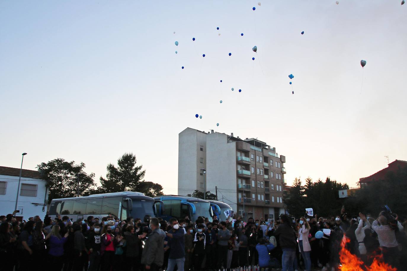 Fotos: Concentración en Jumilla de los amigos de Kevin para rendirle homenaje