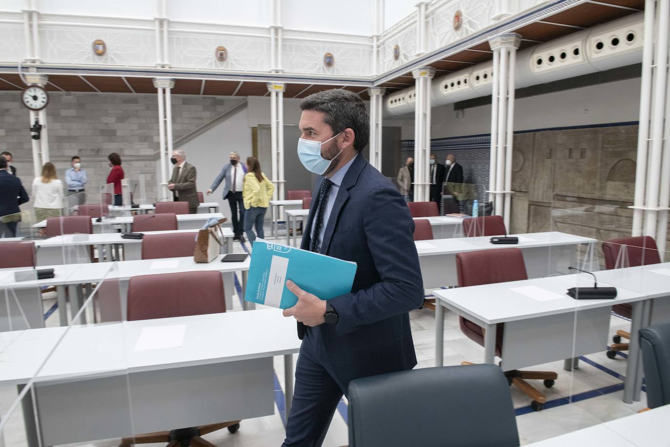 Fotos: Pleno en la Asamblea Regional