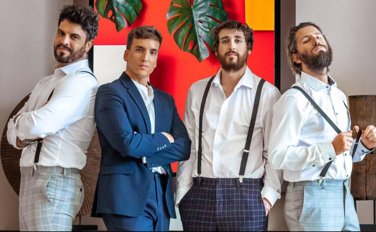 Xuso Jones junto al grupo Bombai para el videoclip de 'Tequila'.