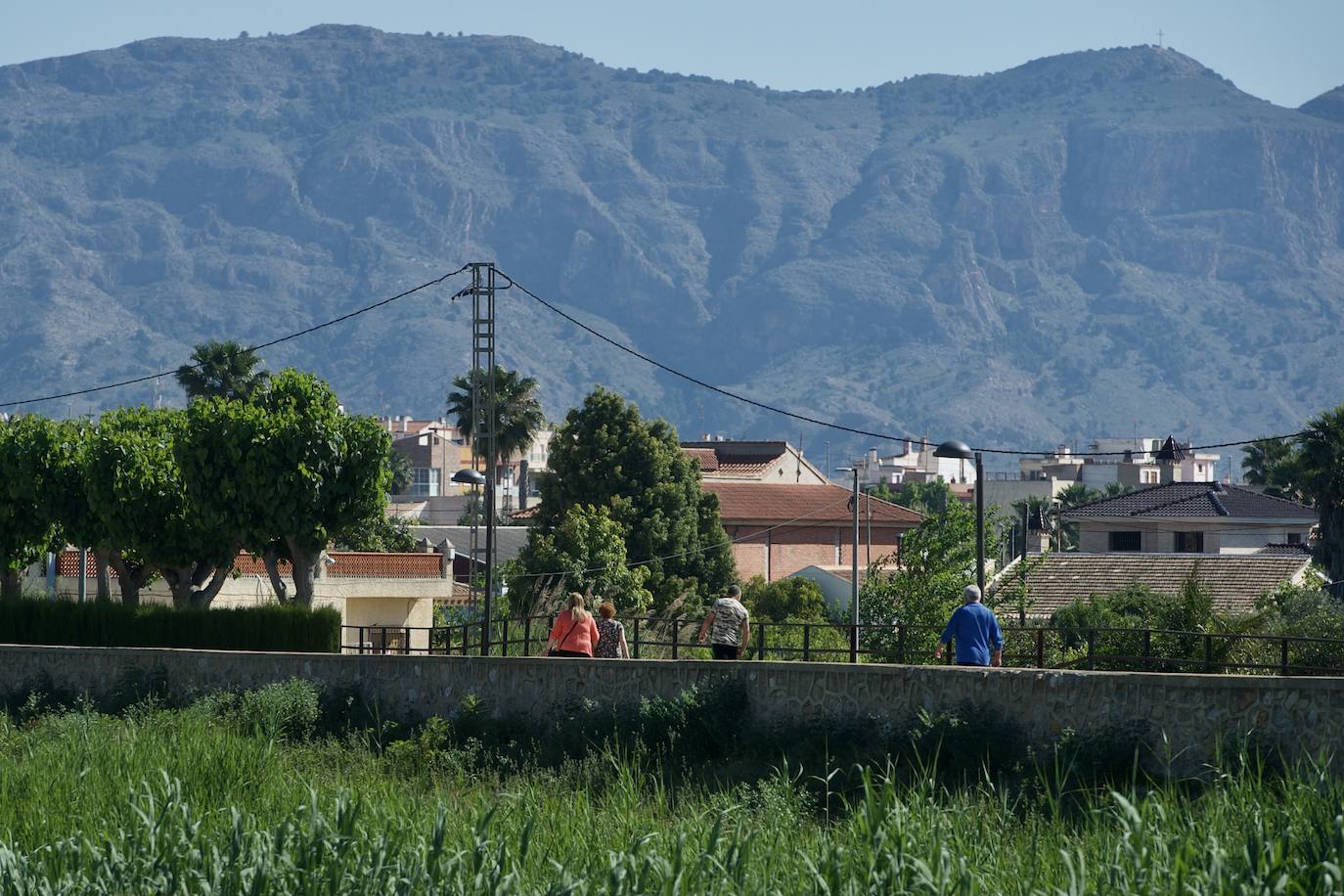 Fotos: Media hora de caminata para comprar la cena o las pastillas