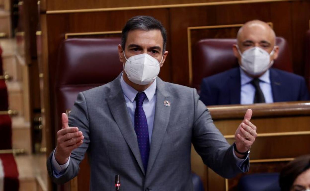 Sánchez interviene en la sesión de control en el Congreso de los Diputados. 