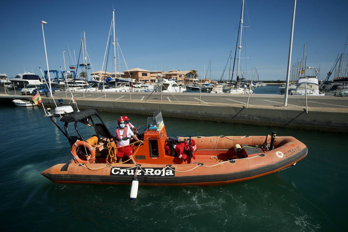 Fotos: Rescate por mar y aire en Isla Grosa