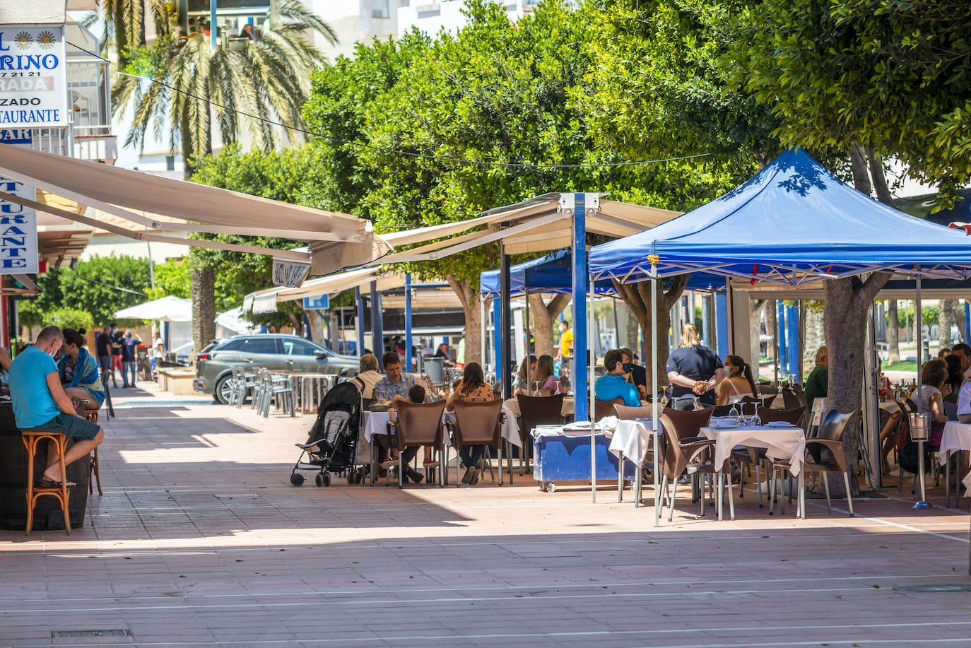 Fotos: Ambiente en las playas de Santiago de la Ribera en el primer fin de semana tras el estado de alarma