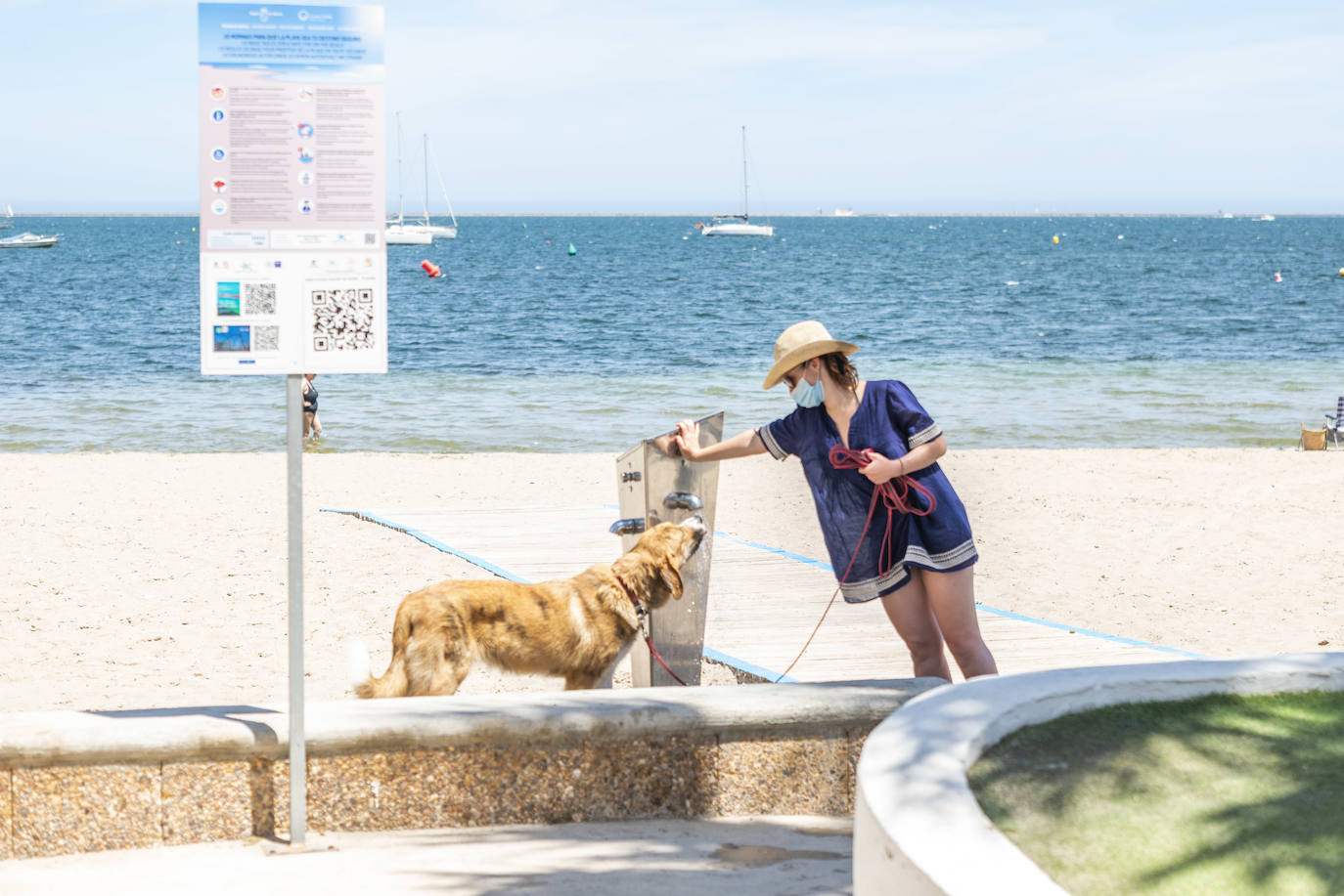 Fotos: Ambiente en las playas de Santiago de la Ribera en el primer fin de semana tras el estado de alarma