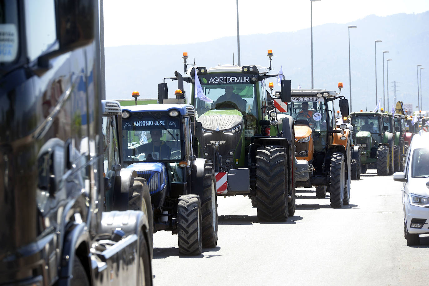 Fotos: Tractorada en favor del Trasvase llevada a cabo en Alcantarilla