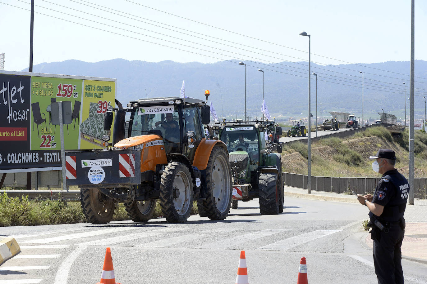 Fotos: Tractorada en favor del Trasvase llevada a cabo en Alcantarilla