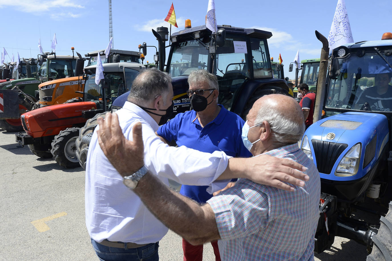 Fotos: Tractorada en favor del Trasvase llevada a cabo en Alcantarilla