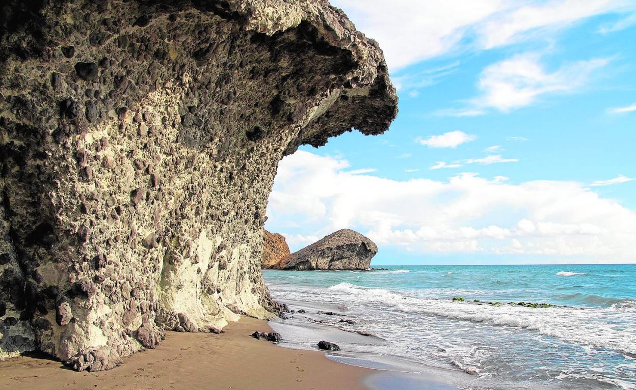 Una playa en la costa de Cabo de Gata, en Almería.