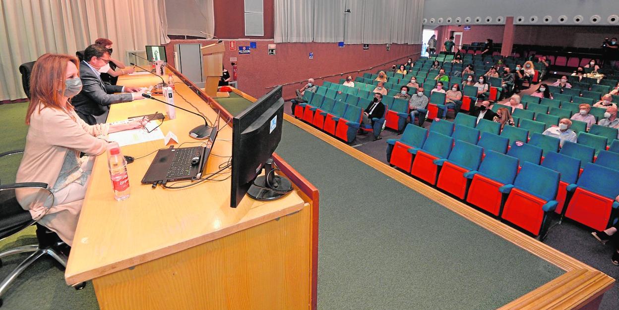 María Dueñas vuelve con 'Sira' a la UMU