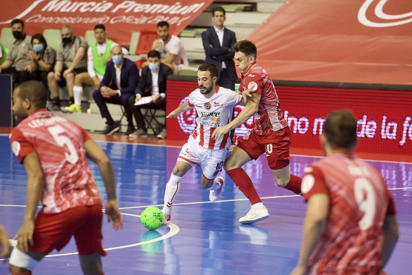 Fotos: ElPozo sacude la fe del Jimbee