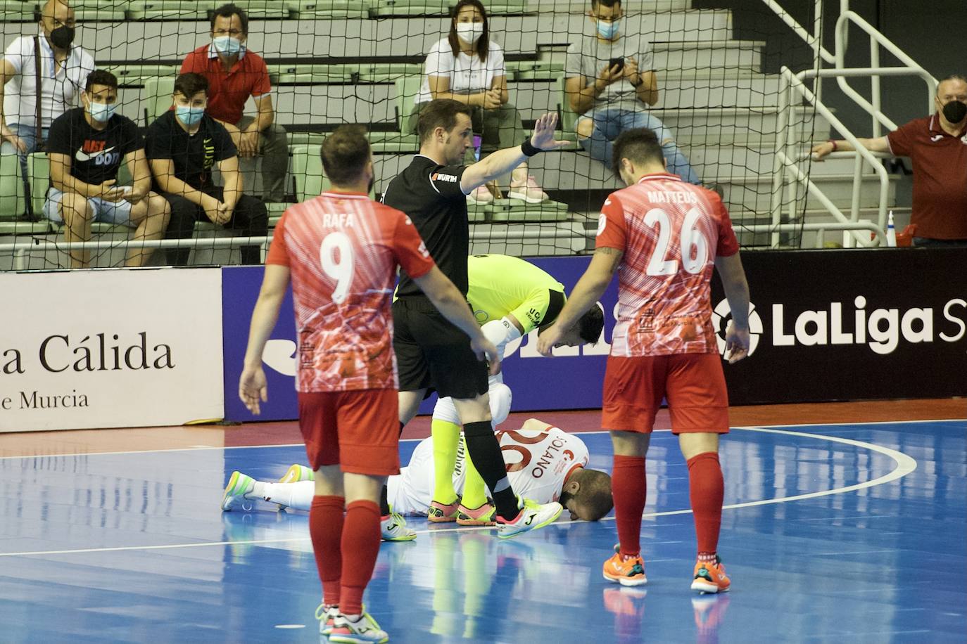 Fotos: ElPozo sacude la fe del Jimbee