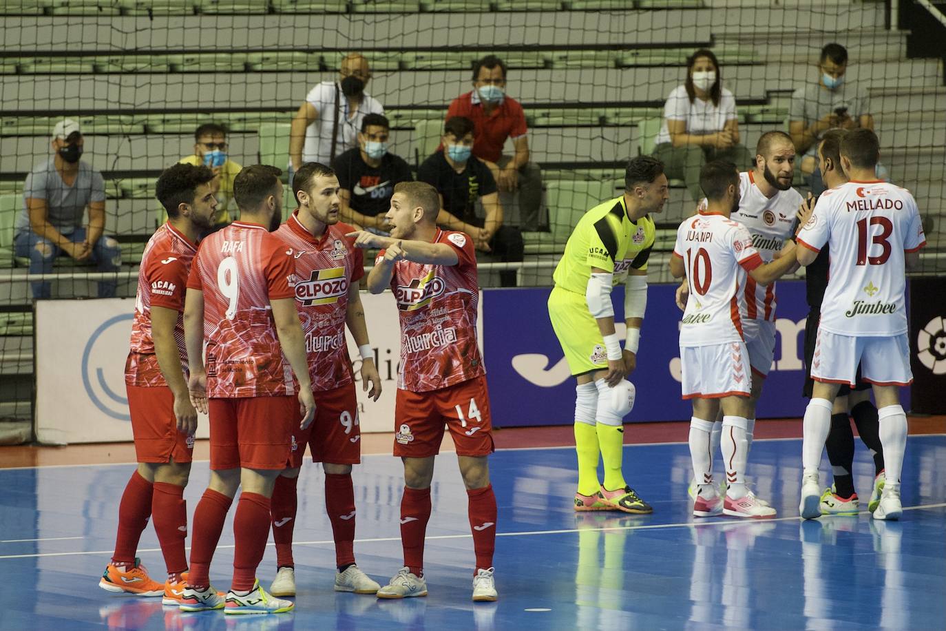 Fotos: ElPozo sacude la fe del Jimbee