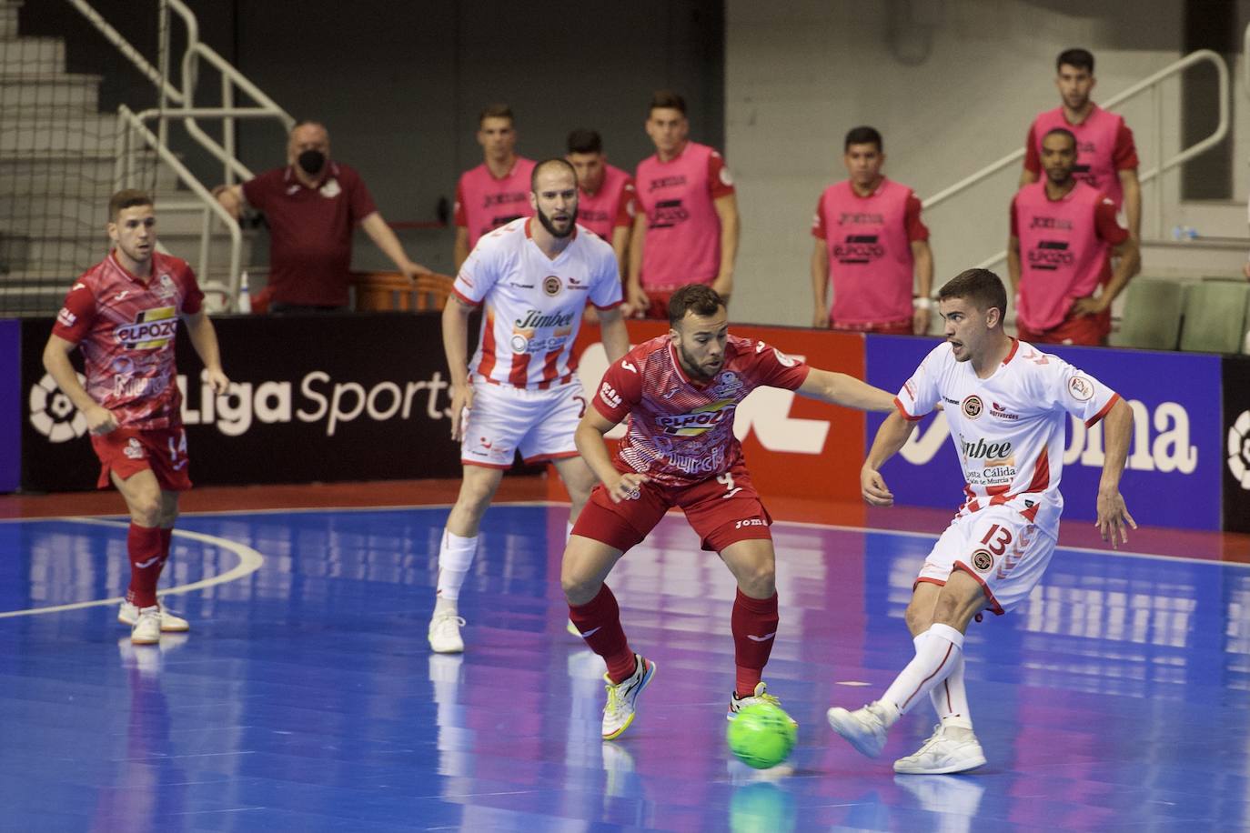 Fotos: ElPozo sacude la fe del Jimbee