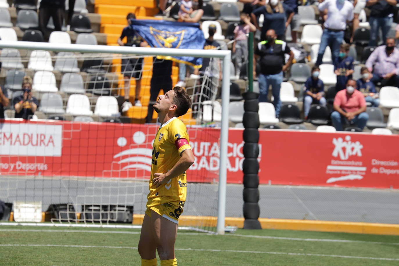 Fotos: Las mejores fotografías del partido entre la UD Ibiza y el UCAM Murcia