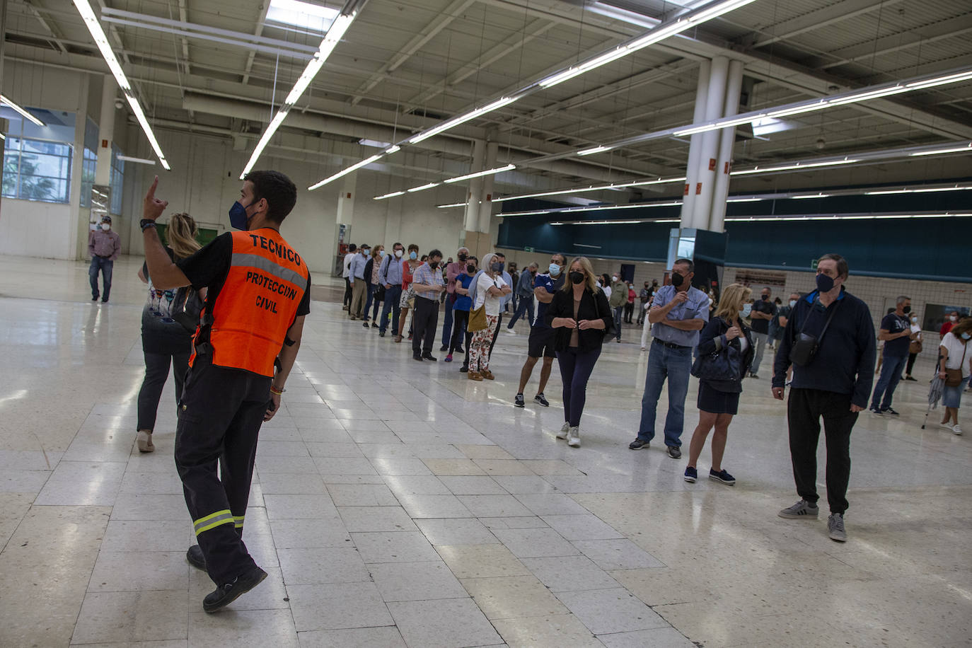 Fotos: Vacunación contra la Covid en el centro comercial La Rambla, en Cartagena