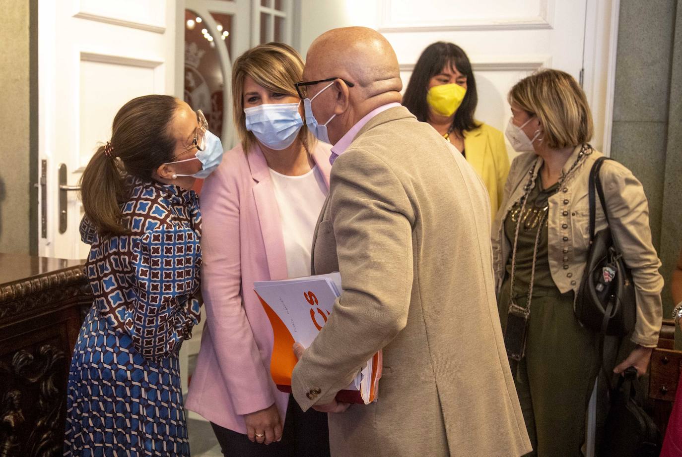 Fotos: El Pleno de Cartagena se une contra el derribo de casas para continuar el paseo de Cabo de Palos