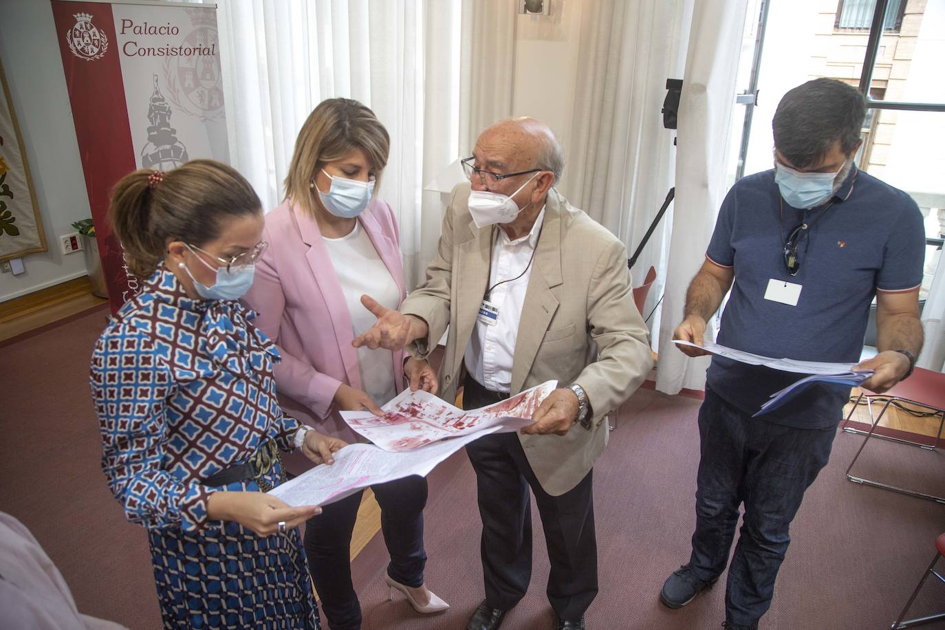 Fotos: El Pleno de Cartagena se une contra el derribo de casas para continuar el paseo de Cabo de Palos