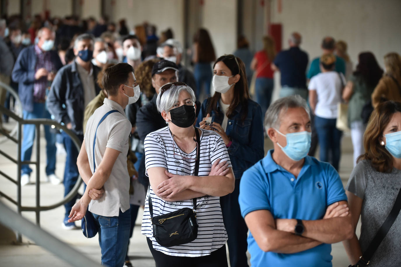 Fotos: Vacunaciones con Pfizer en el Enrique Roca este viernes 28 de mayo