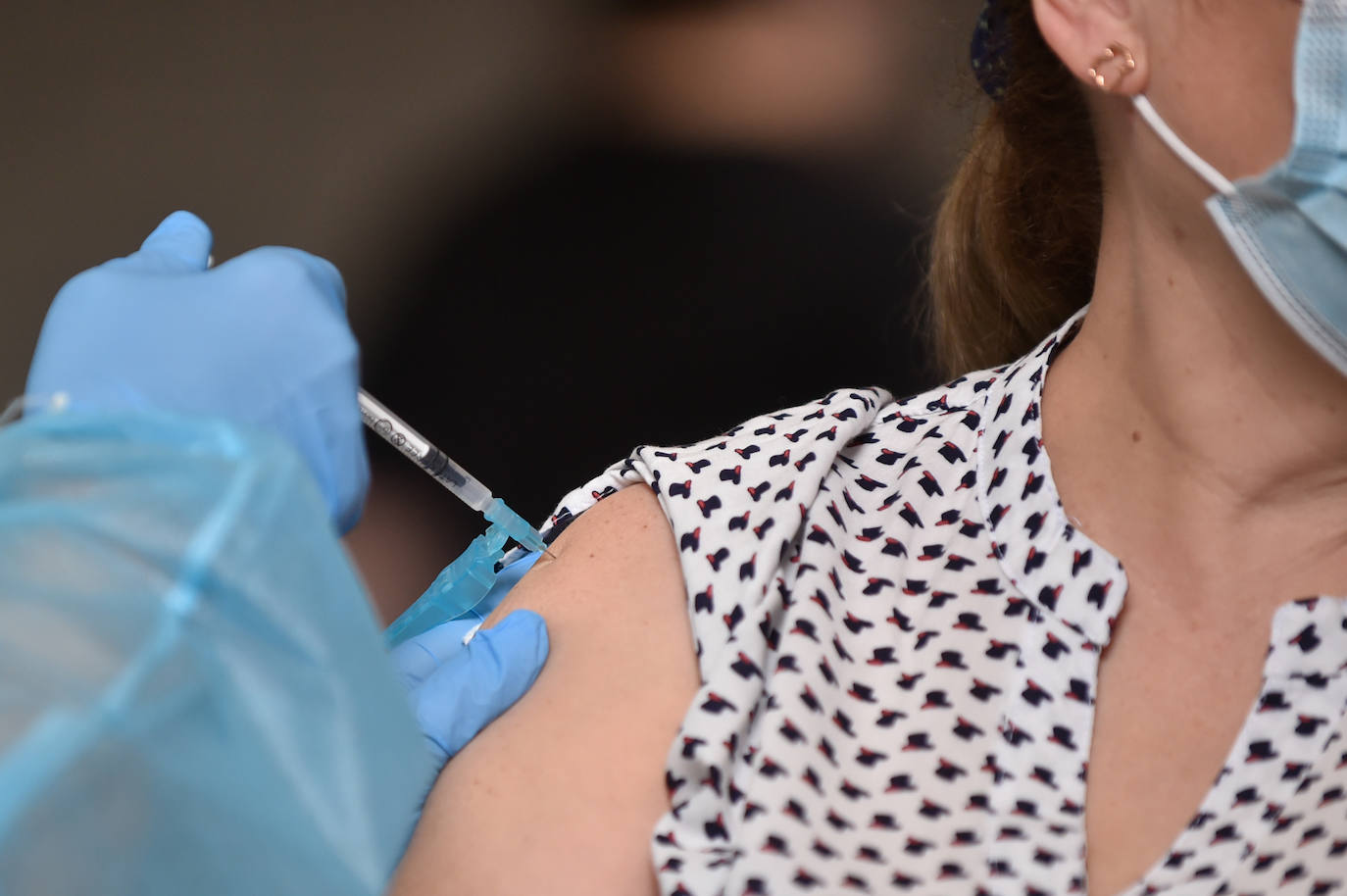 Fotos: Vacunaciones con Pfizer en el Enrique Roca este viernes 28 de mayo