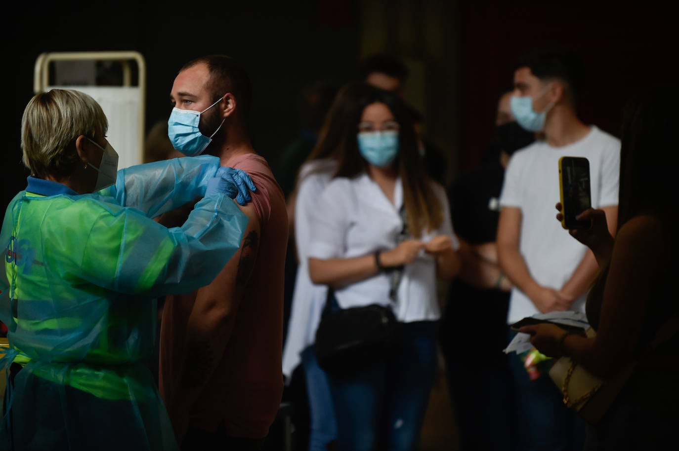 Fotos: Vacunaciones con Pfizer en el Enrique Roca este viernes 28 de mayo