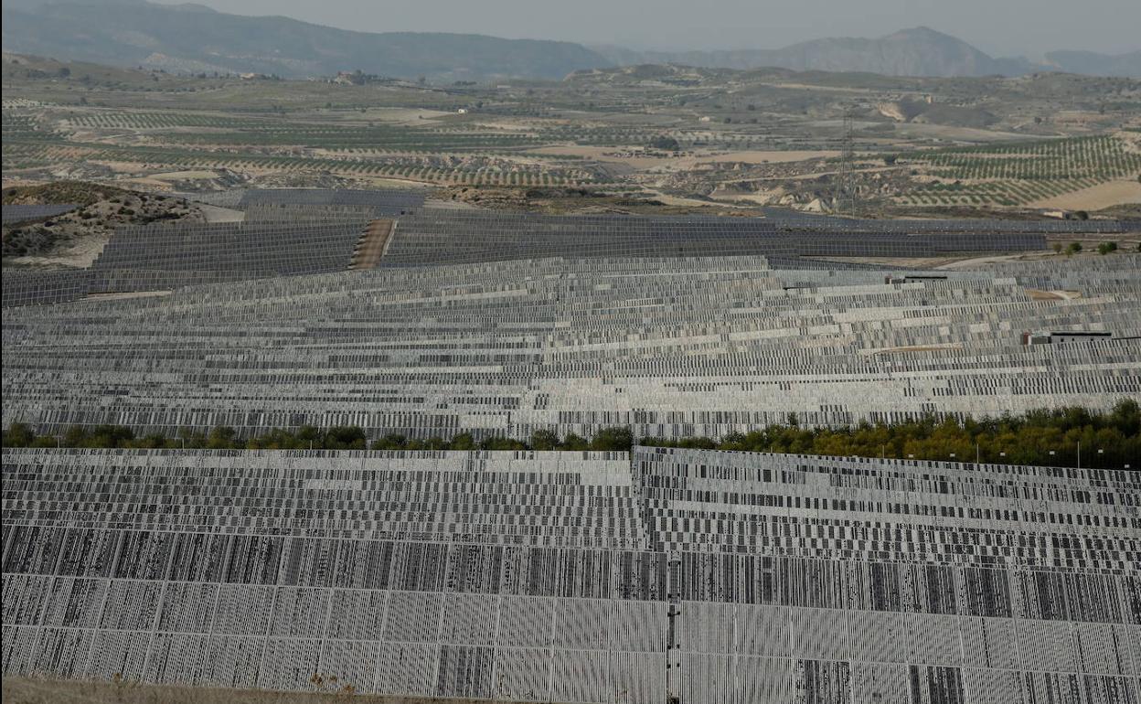 Planta de energía solar fotovoltaica en Barqueros (Murcia).