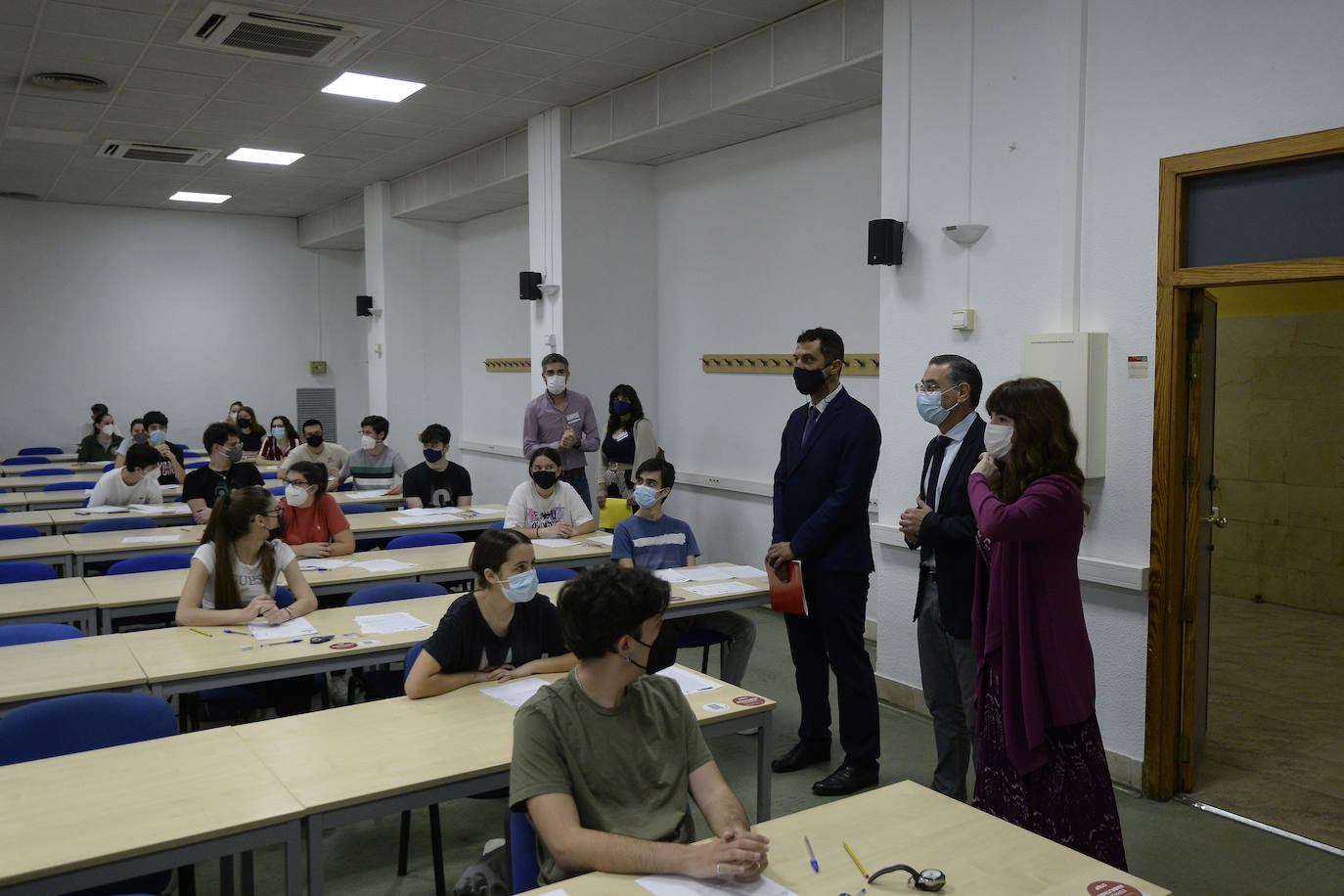 Fotos: Así arrancó la Ebau en la Universidad de Murcia