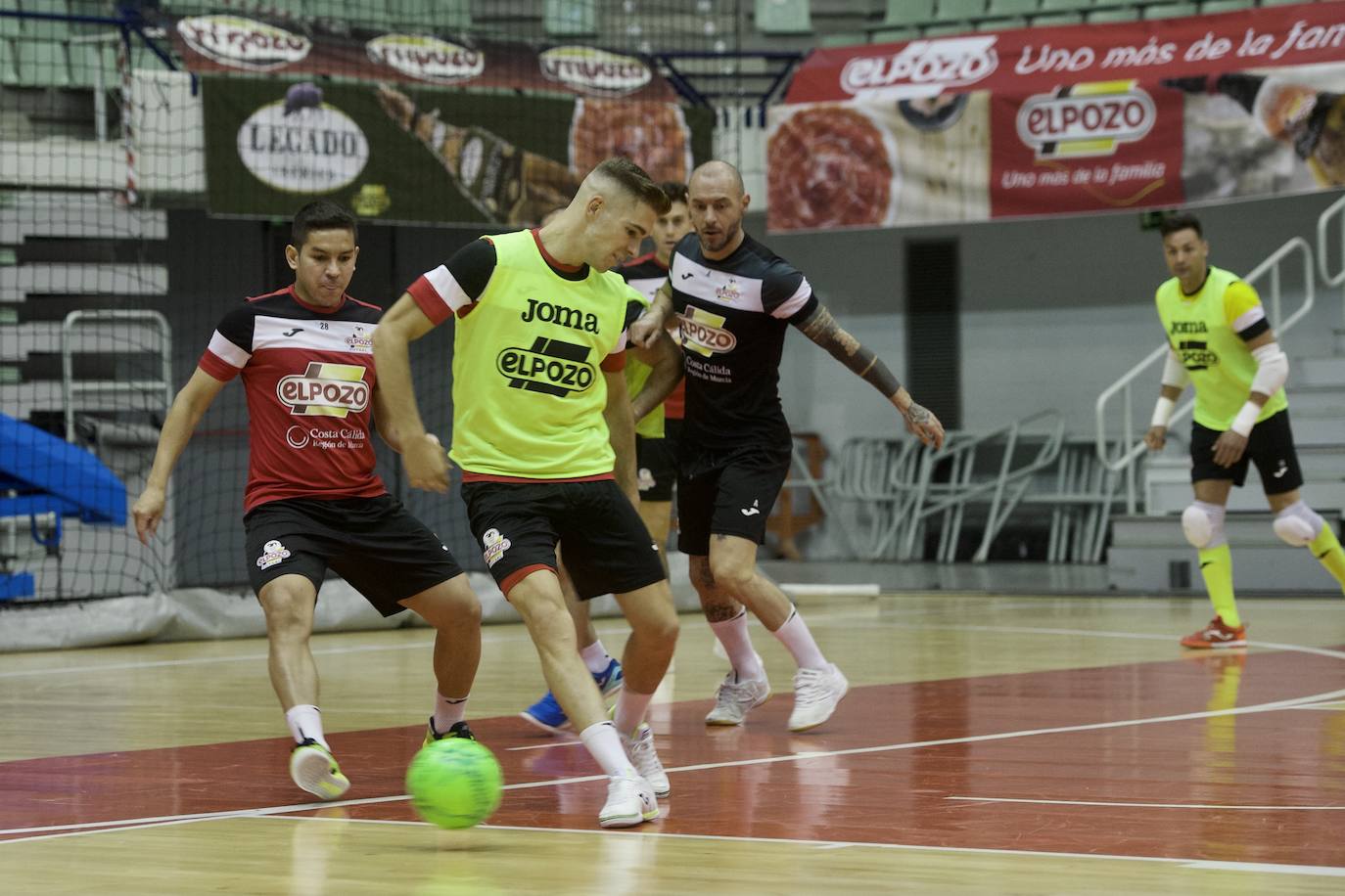 Fotos: entrenamiento que celebraron ayer en el Palacio de Deportes
