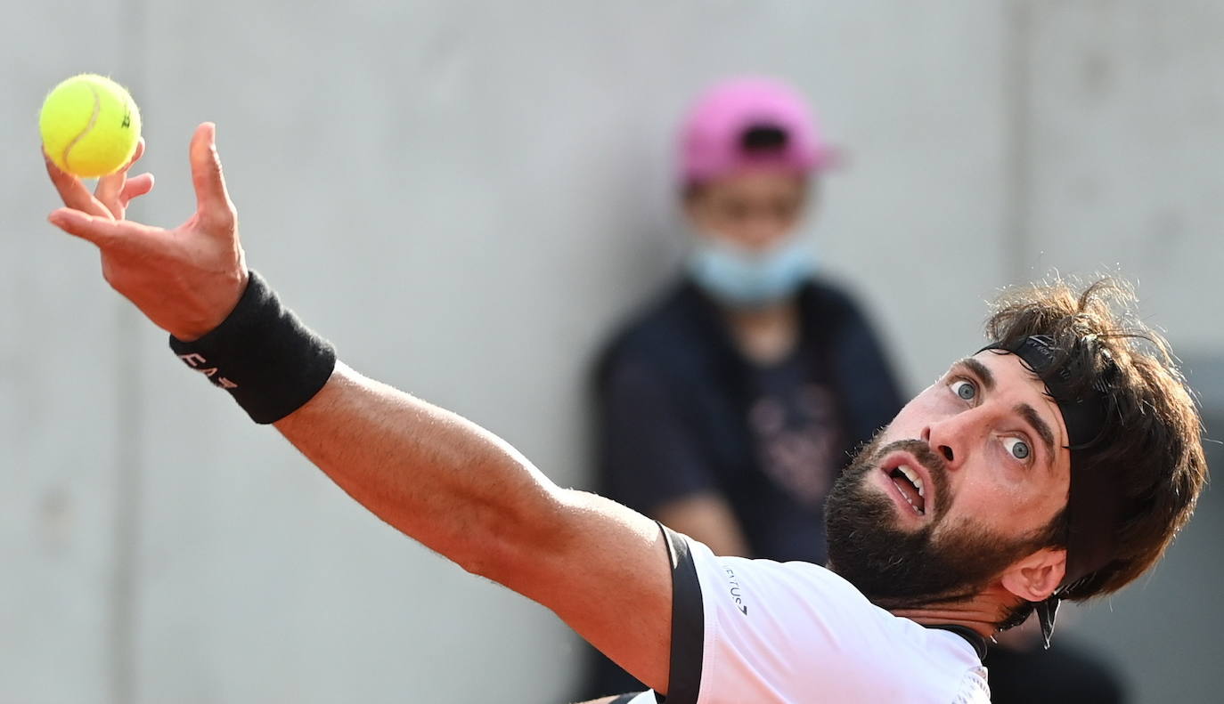 Fotos: Alcaraz desarma a Basilashvili y peleará por colarse en octavos de Roland Garros