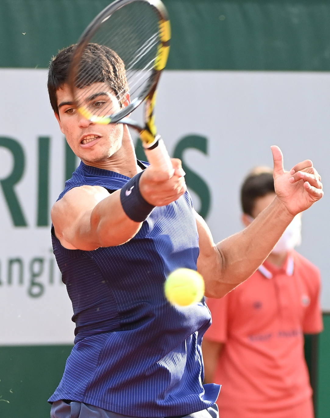 Fotos: Alcaraz desarma a Basilashvili y peleará por colarse en octavos de Roland Garros