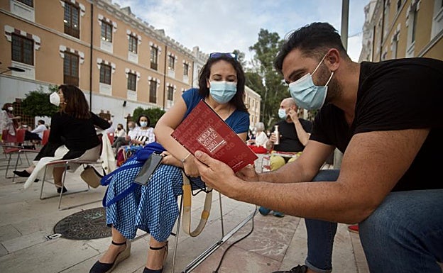 Un momento de la presentación del libro 'Murcia a vista de haiku', en Murcia. 