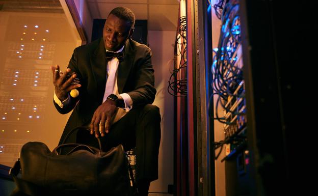 Omar Sy, como Assane Diop. 