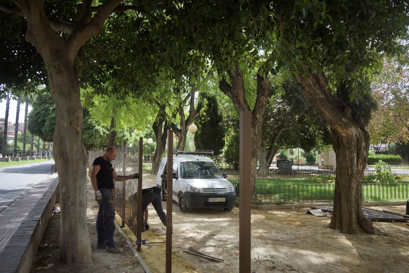 Fotos: Comienza el vallado del Jardín del Malecón de Murcia