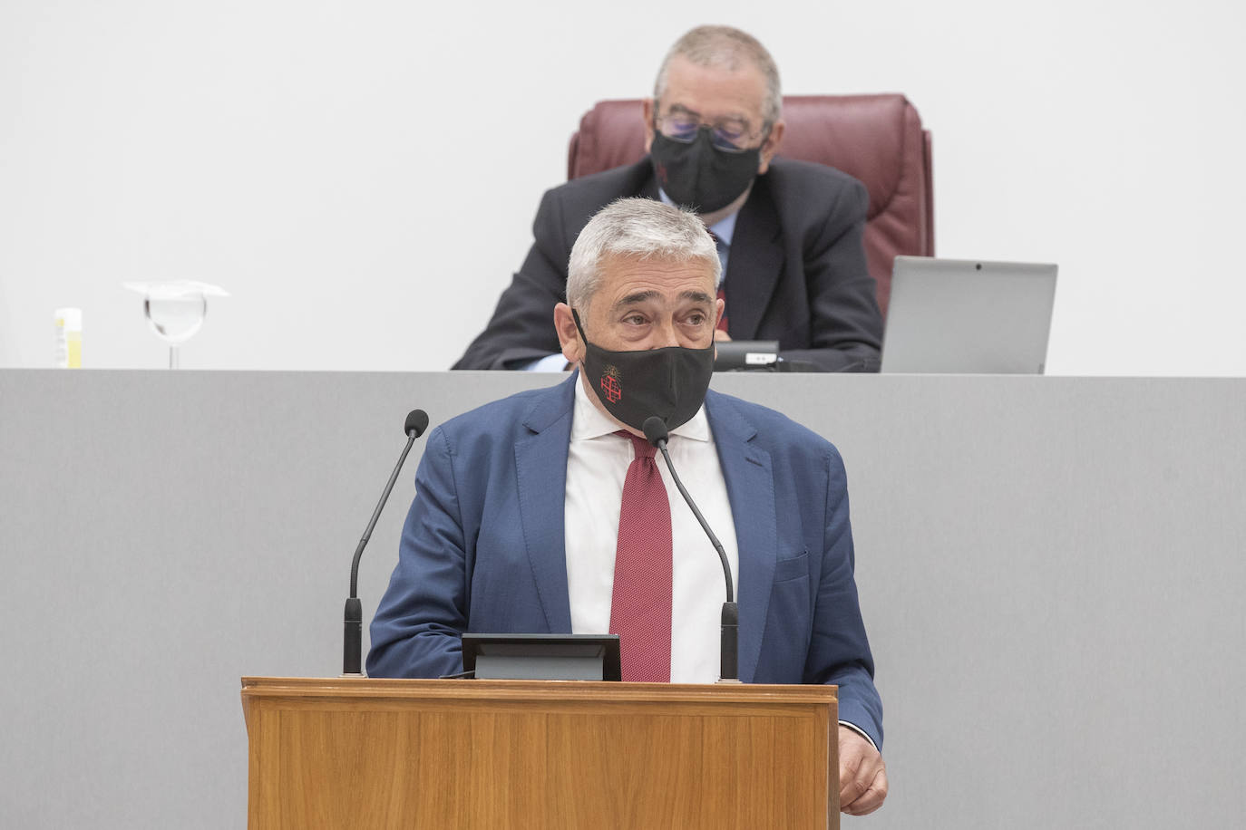 Fotos: La Asamblea aprueba los Presupuestos de 2021 con los votos del PP y los expulsados de Cs y Vox