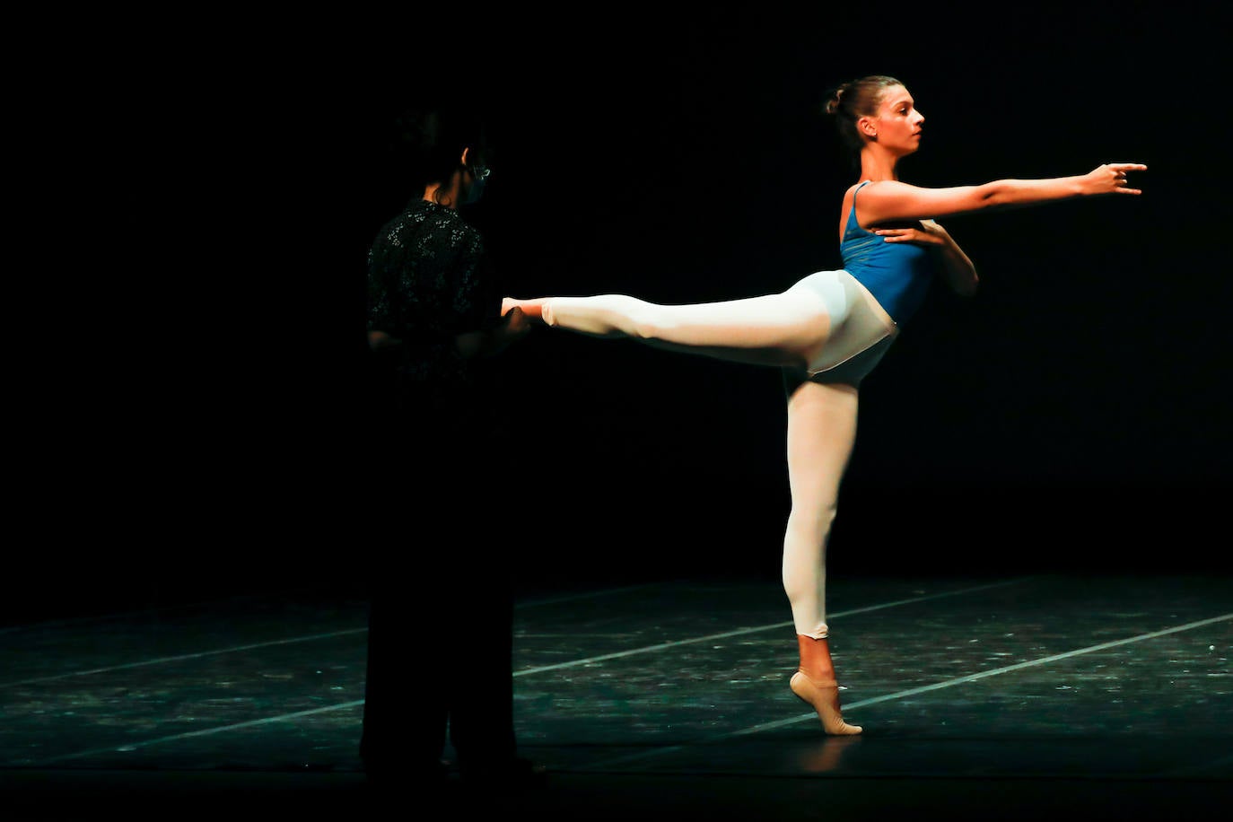 Fotos: La bailarina murciana Yaiza Toledo ensaya en el Auditorio Víctor Villegas de Murcia