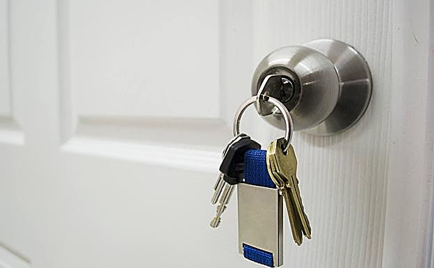 Los consejos de un cerrajero para evitar que te roben en casa este verano