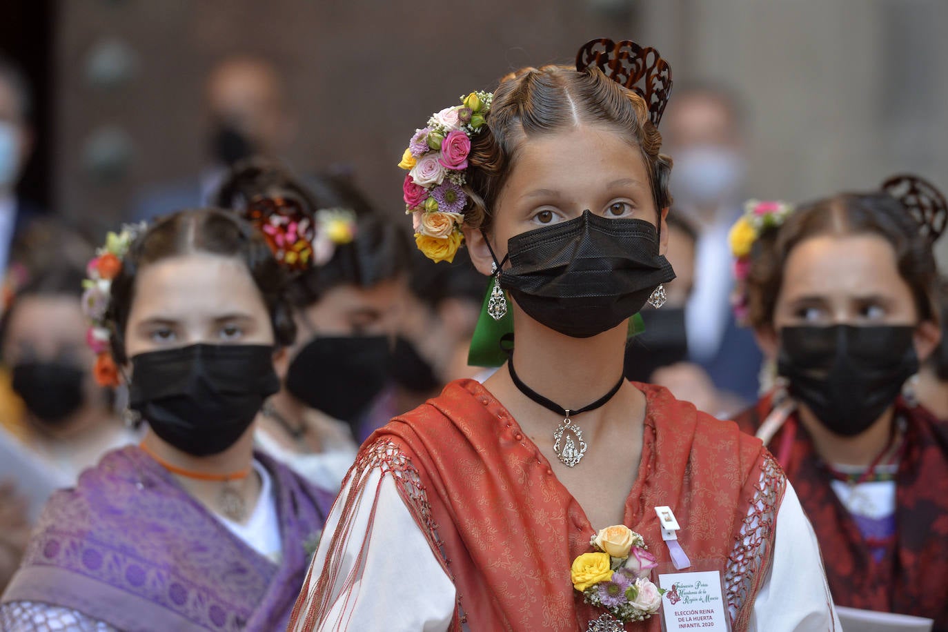 Fotos: Las candidatas a Reina de la Huerta de Murcia realizan la tradicional ofrenda floral en la Catedral