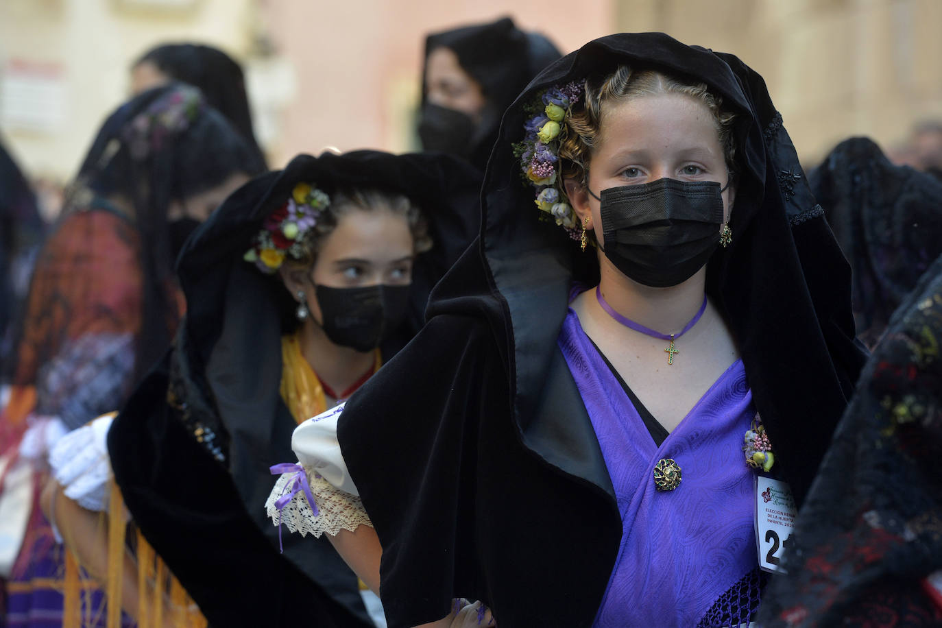 Fotos: Las candidatas a Reina de la Huerta de Murcia realizan la tradicional ofrenda floral en la Catedral