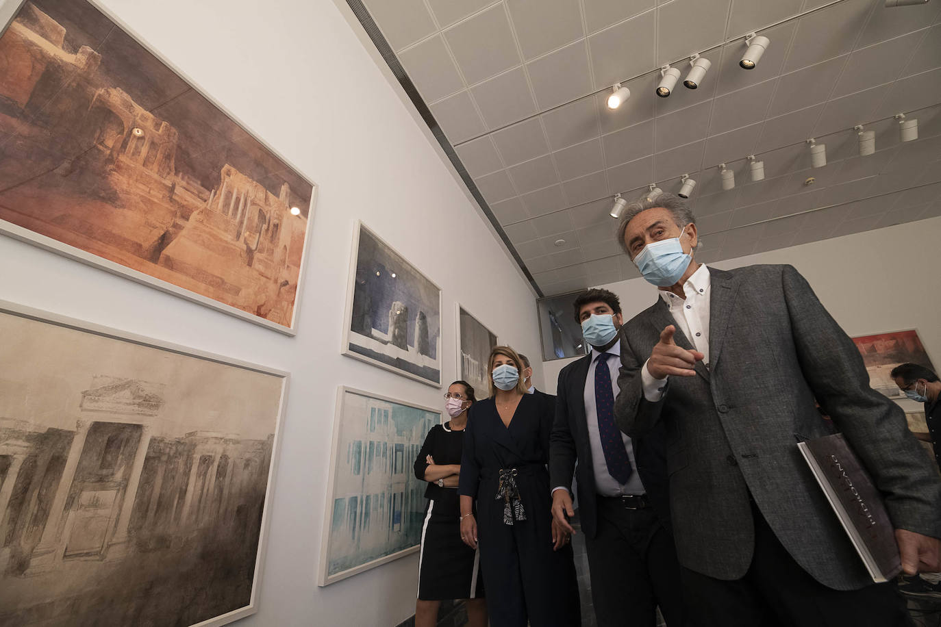 Fotos: Las acuarelas de Pedro Cano suben a escena