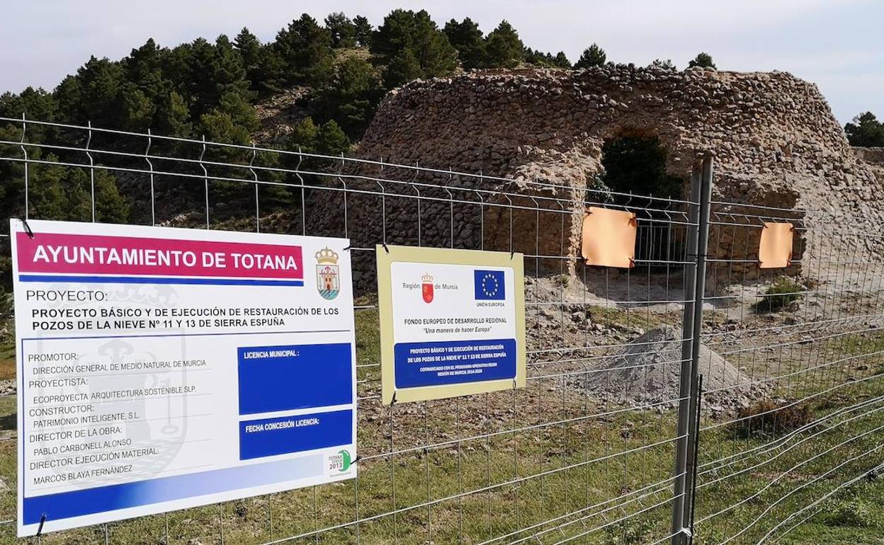 Pozo de nieve número 11, el más grande del conjunto.