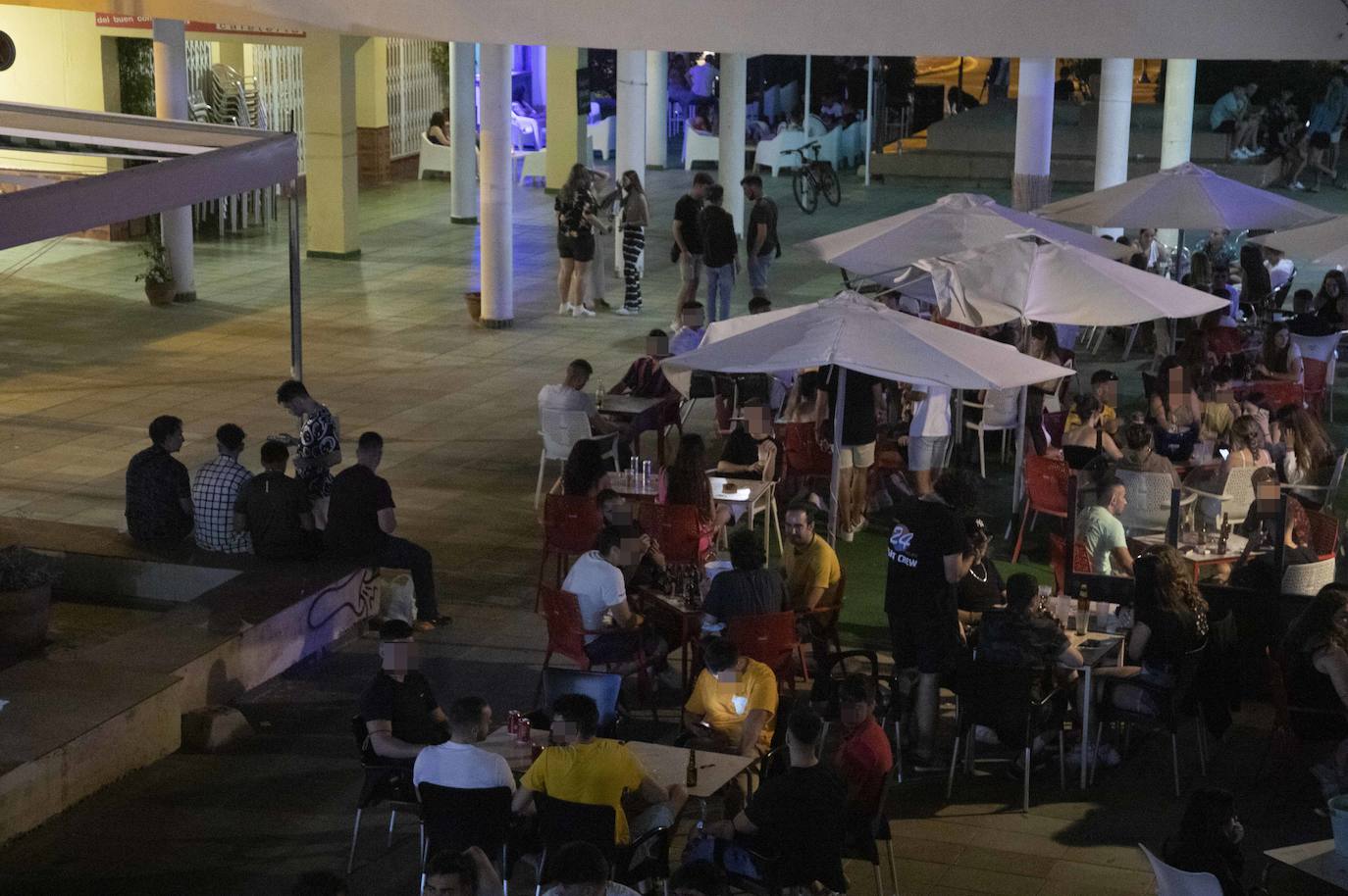 Fotos: La vigilancia policial evita el botellón del viernes en Cabo de Palos