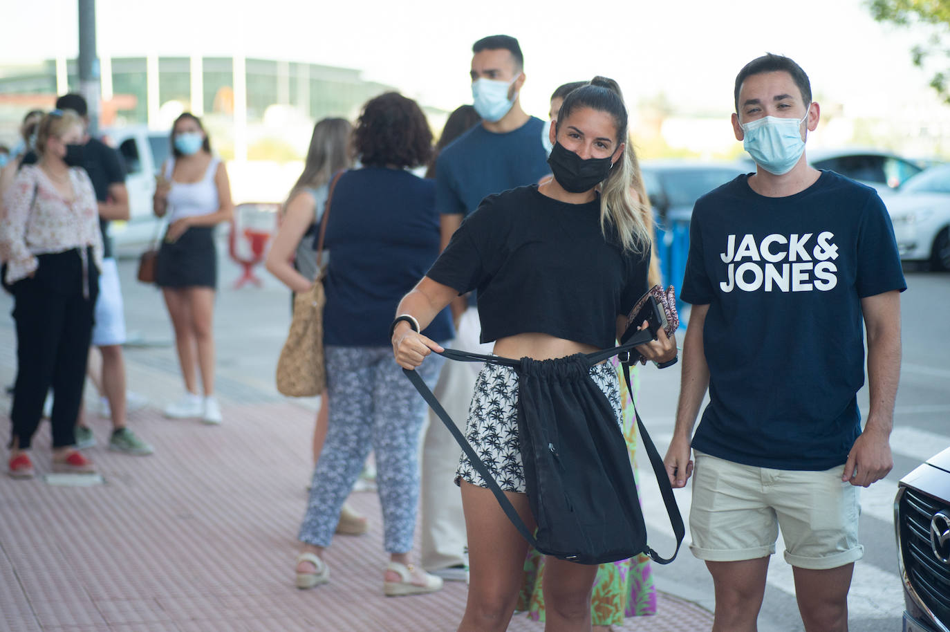 Fotos: Los Erasmus se vacunan este martes en el Enrique Roca