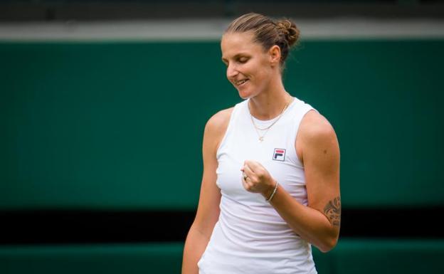 Karolina Pliskova festeja su triunfo ante Aryna Sabalenka. 