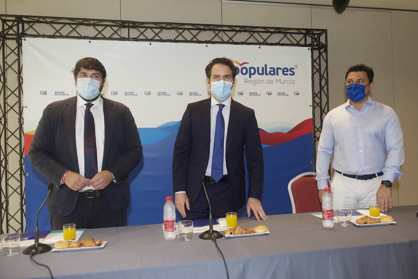 Fotos: Reunión del comité de dirección del PP regional