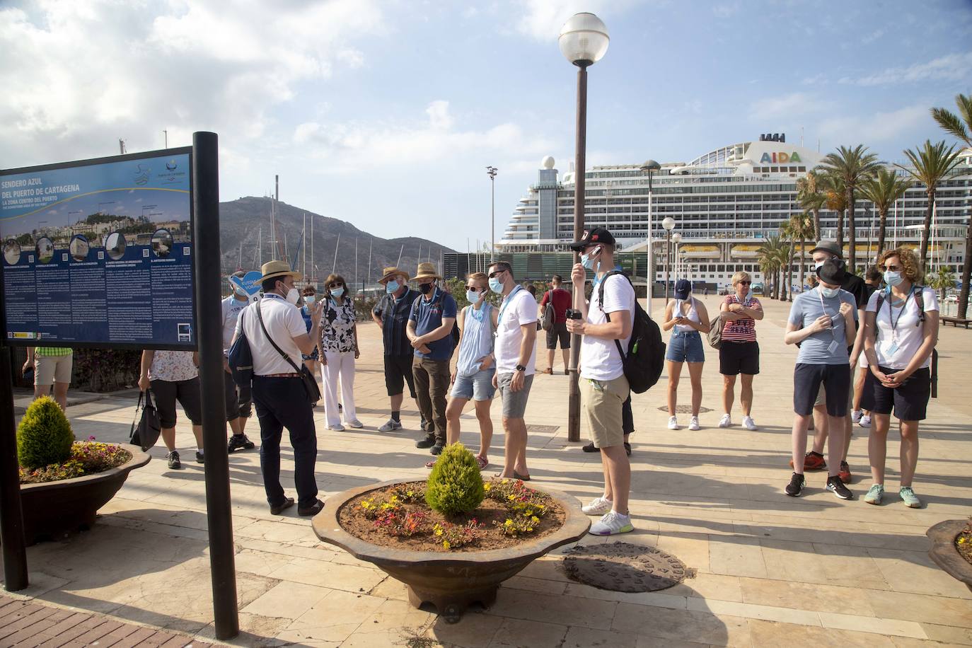 Fotos: El crucero Aída realiza la primera escala en el Puerto de Cartagena tras la pandemia