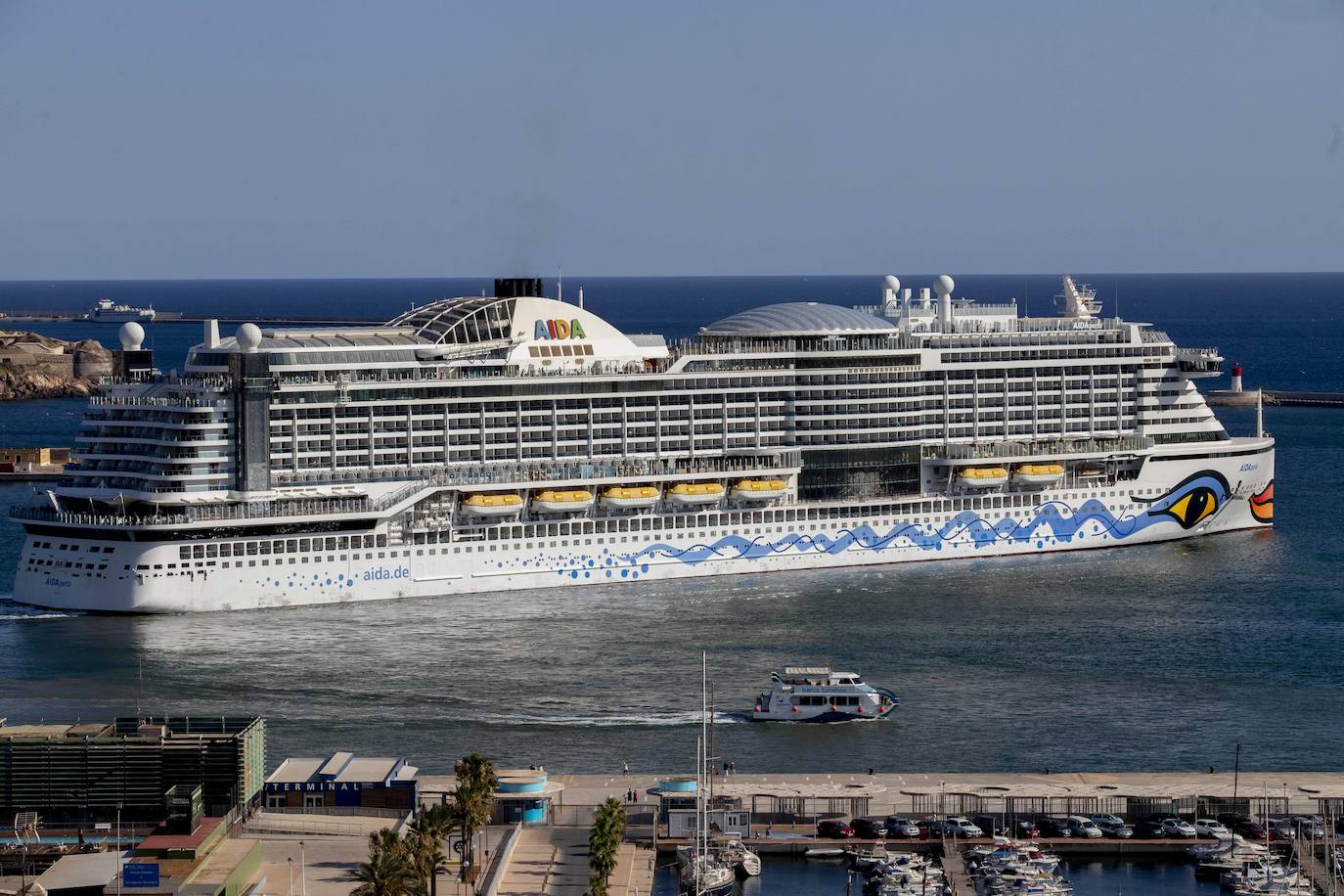 Fotos: El crucero Aída realiza la primera escala en el Puerto de Cartagena tras la pandemia